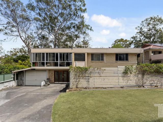 House for sale in Holland Park West, Greater Brisbane