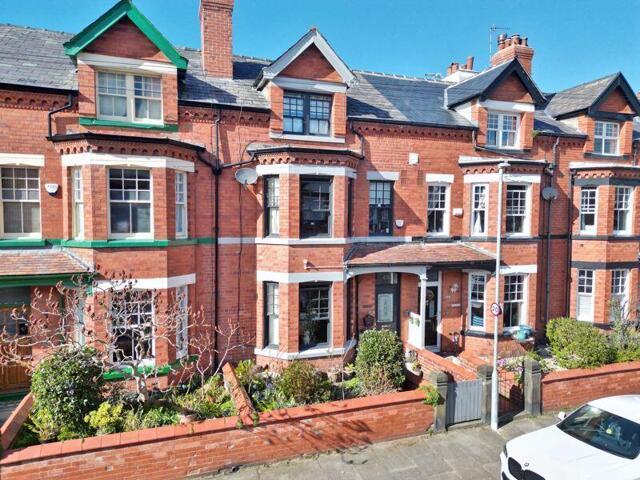 House for sale in Hoylake, Meols