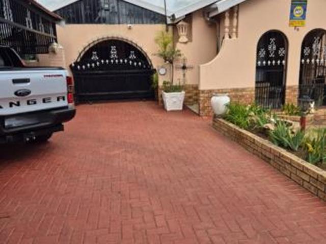 House for sale in Ladysmith, Emnambithi/Ladysmith Local Municipality