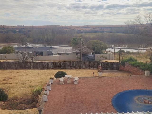 House for sale in Dordrecht, Eastern Cape