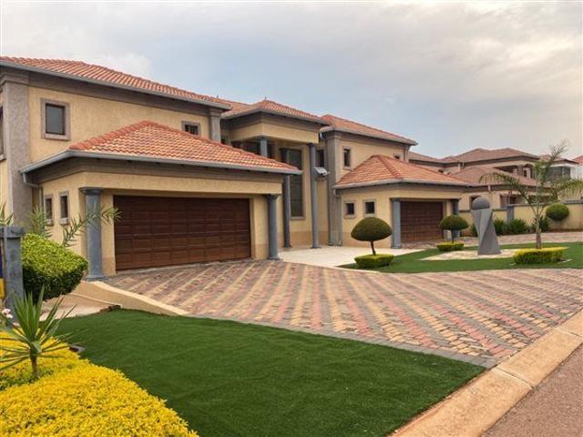 House for rent in Akasia