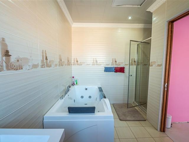 House for sale in Waterkloof, Gauteng