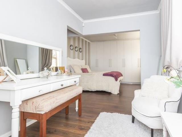 House for sale in Cape Town, Western Cape
