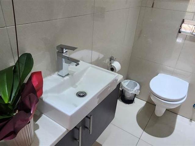 House for sale in Johannesburg, East