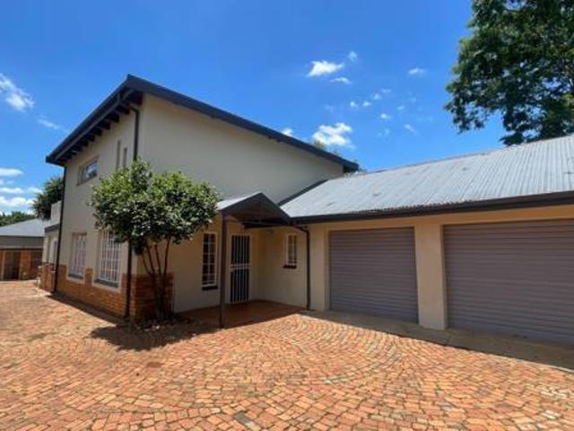 House for rent in Waterkloof, Gauteng
