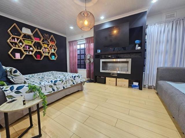 House for sale in Cape Town, Western Cape