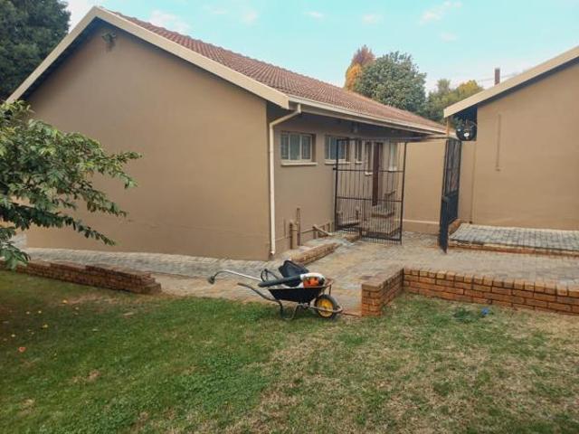 House for rent in Waterkloof, Gauteng