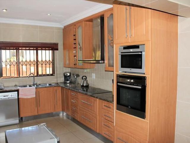 House for rent in Waterkloof, Gauteng