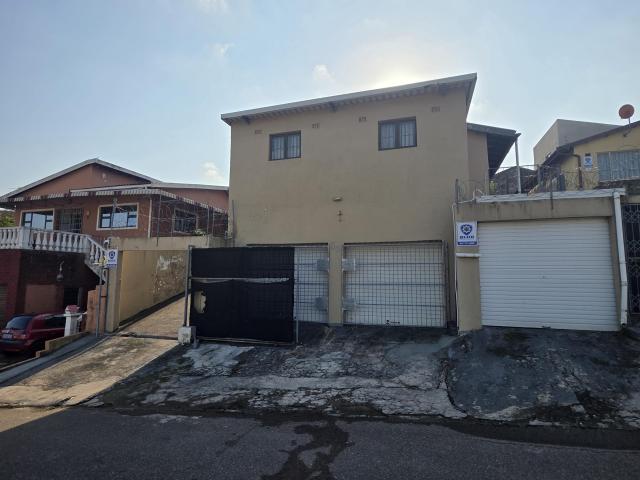House for sale in Chatsworth, Kwazulu-natal