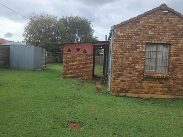 House for rent in Waterkloof, Gauteng