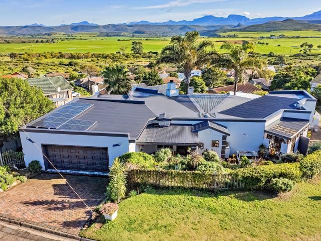 House for sale in Groot Brak Rivier, Western Cape