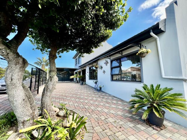 House for sale in Groot Brak Rivier, Western Cape