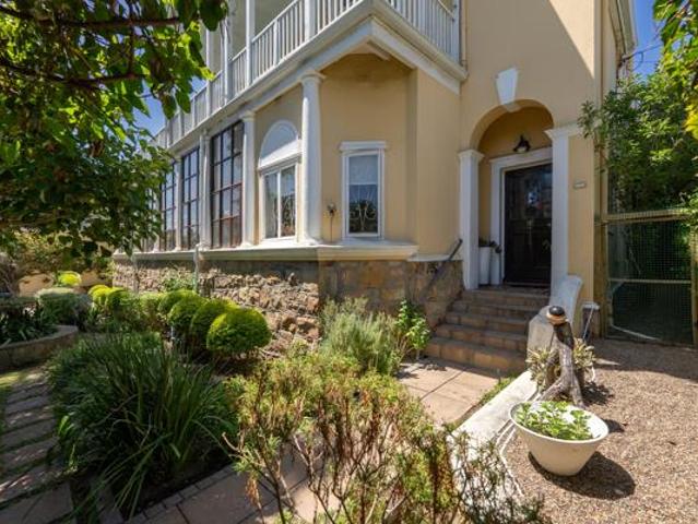 House for sale in Fresnaye, Cape Town
