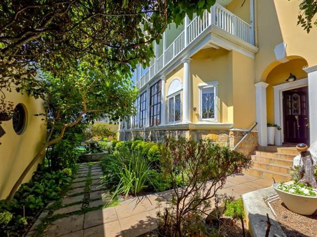 House for sale in Cape Town, Western Cape