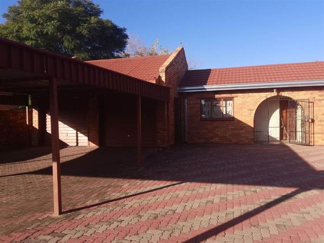 House for sale in Waterkloof, Gauteng