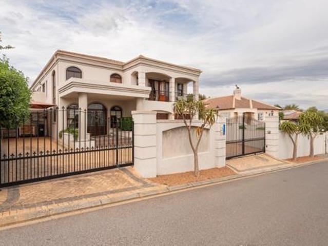 House for sale in Cape Town, Western Cape