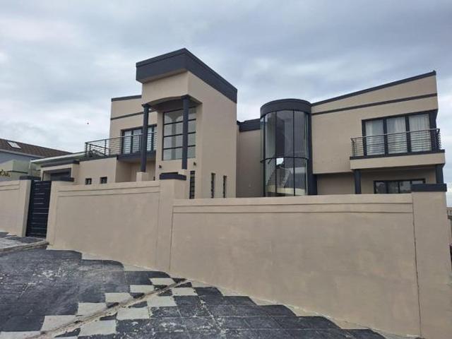 House for sale in Cape Town, Western Cape
