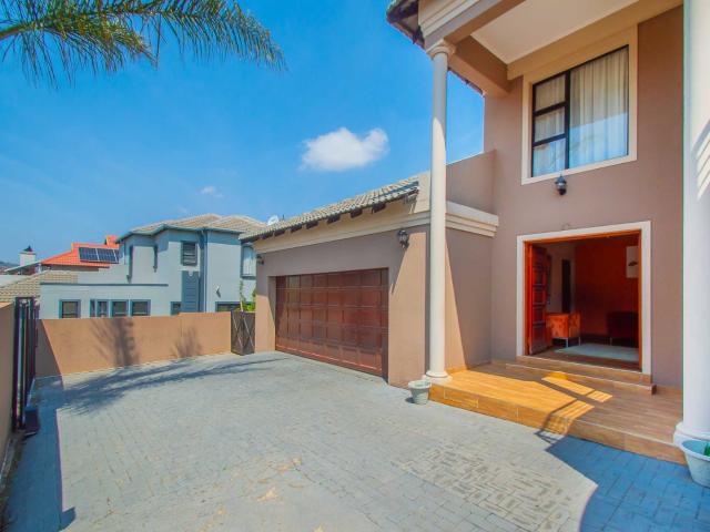 House for sale in Krugersdorp, Mogale City Local Municipality