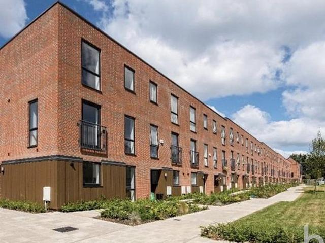House for rent in London Borough of Redbridge, Greater London