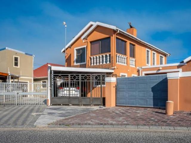 House for sale in Cape Town, Western Cape