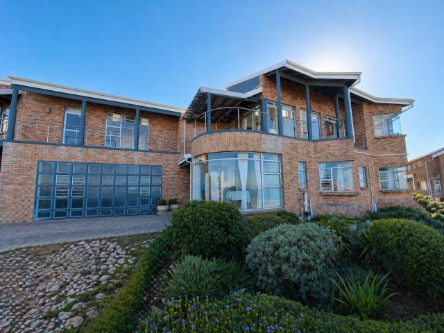 House for sale in Groot Brak Rivier, Western Cape