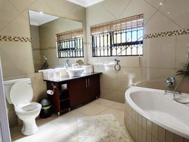 House for sale in Kgalagadi, Northern Cape