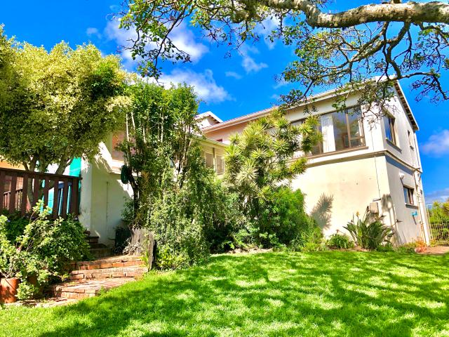 House for sale in Bushmans River Mouth, Eastern Cape