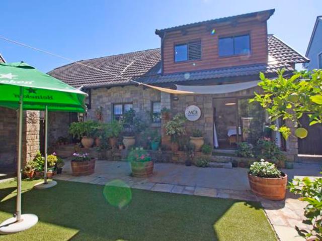 House for sale in Cape Town, Western Cape