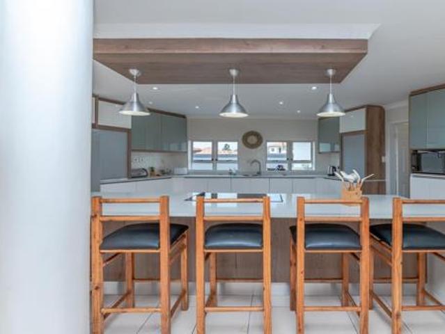 House for sale in La Mercy, Kwazulu-natal