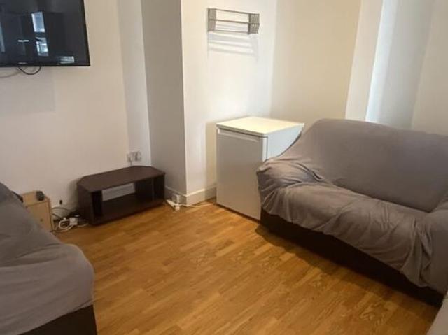 House for rent in Woodhouse, West Yorkshire