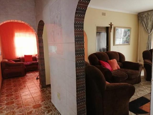 House for sale in Hartbeespoort Dam Nature Reserve, North West