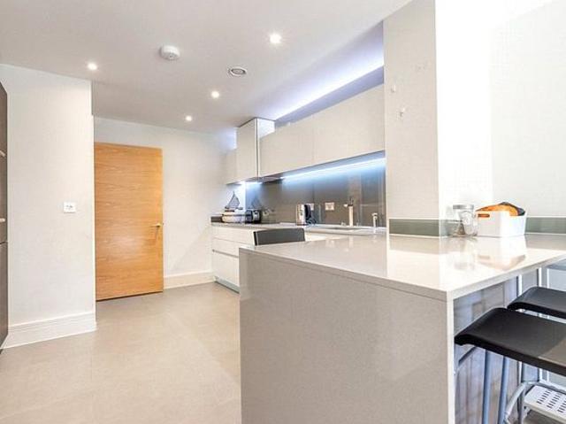 House for rent in Southfields, Greater London