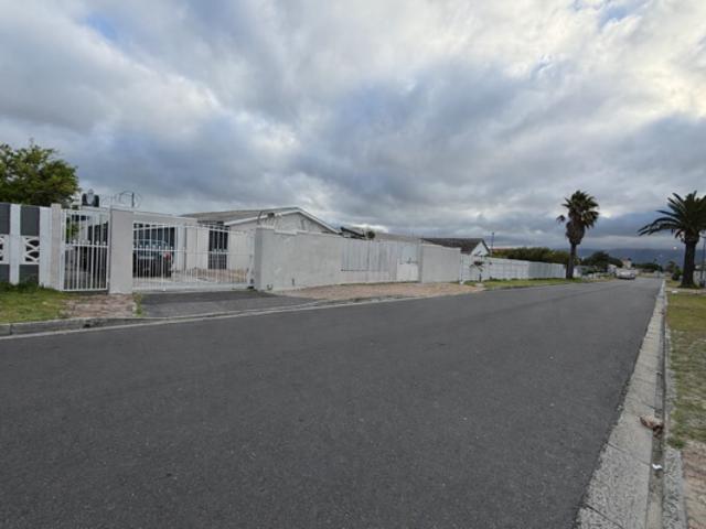 House for sale in Cape Town, Western Cape