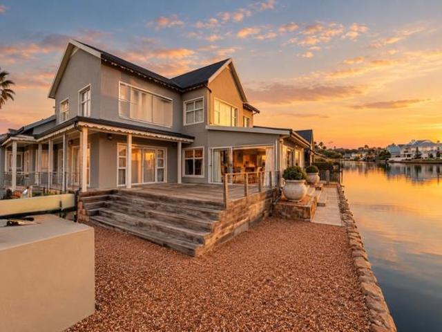 House for sale in Jeffreys Bay, Kouga Local Municipality