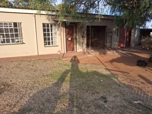 House for sale in Mohlakeng, Gauteng