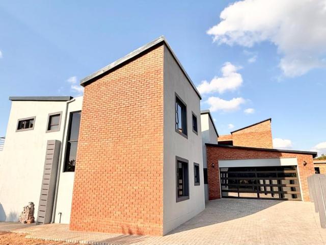 House for sale in Waterkloof, Gauteng