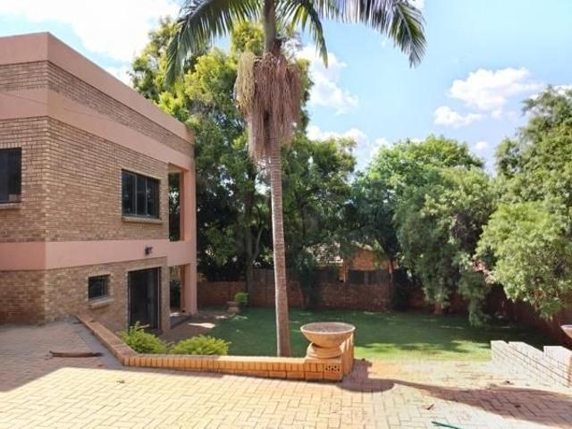 House for rent in Waterkloof, Gauteng