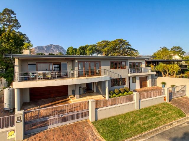 House for sale in Somerset West, City of Cape Town