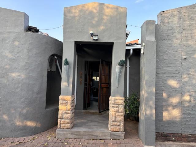 House for sale in Waterkloof, Gauteng