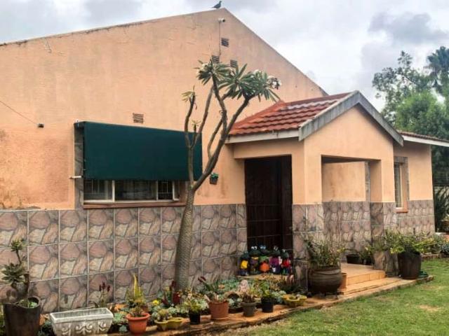 House for sale in Hartbeespoort Dam Nature Reserve, North West