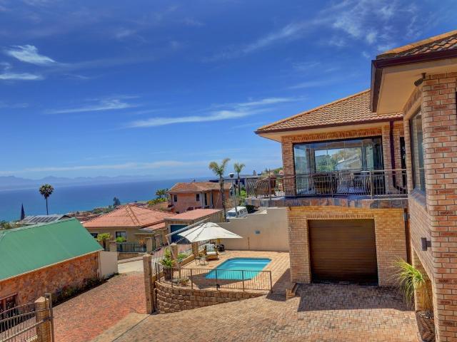 House for sale in Groot Brak Rivier, Western Cape