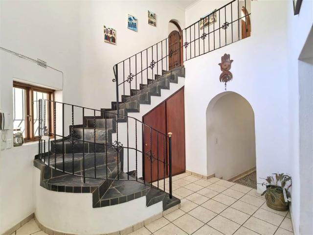 House for sale in Johannesburg, North & Sandton