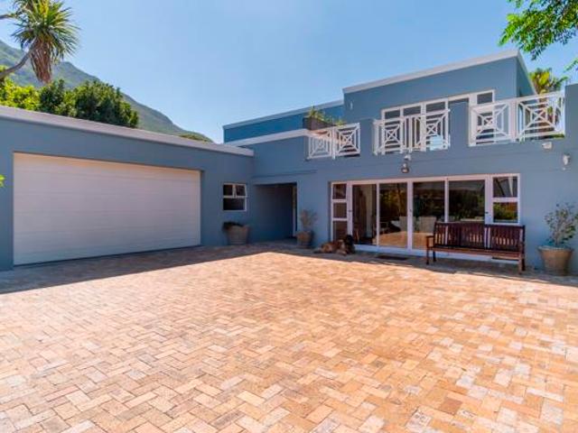 House for sale in Wynberg, Cape Town