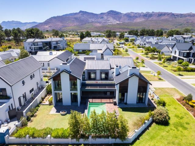 House for sale in Onverwacht, Western Cape