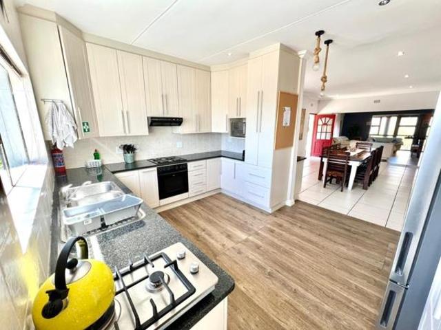 House for sale in Cape St Francis, Eastern Cape