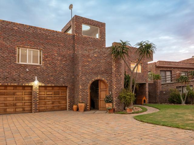 House for sale in Jeffreys Bay, Kouga Local Municipality