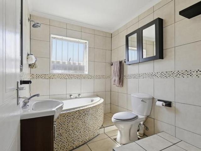 House for sale in Cape Town, Western Cape