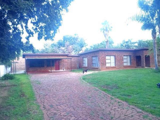 House for rent in Waterkloof, Gauteng