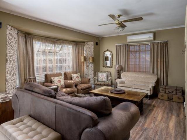 House for sale in Cape Town, Western Cape