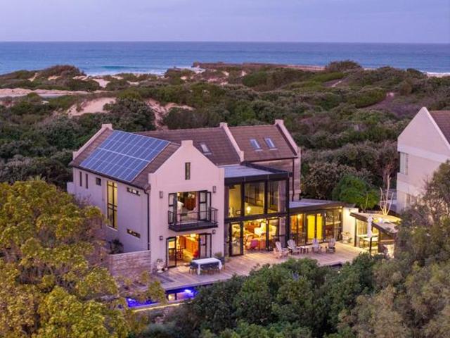 House for sale in Bushmans River Mouth, Eastern Cape